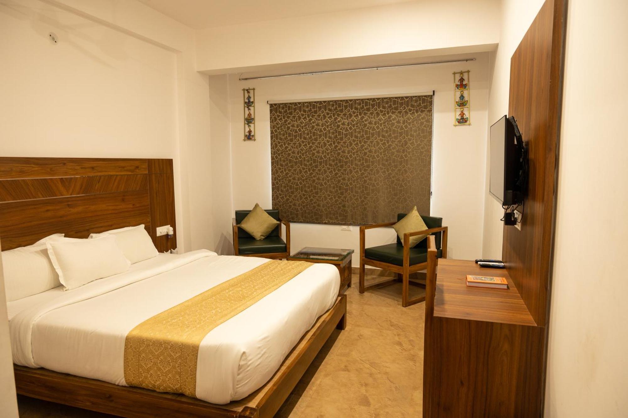 Amritara Ramila Kutir Hotel Ayodhya Buitenkant foto