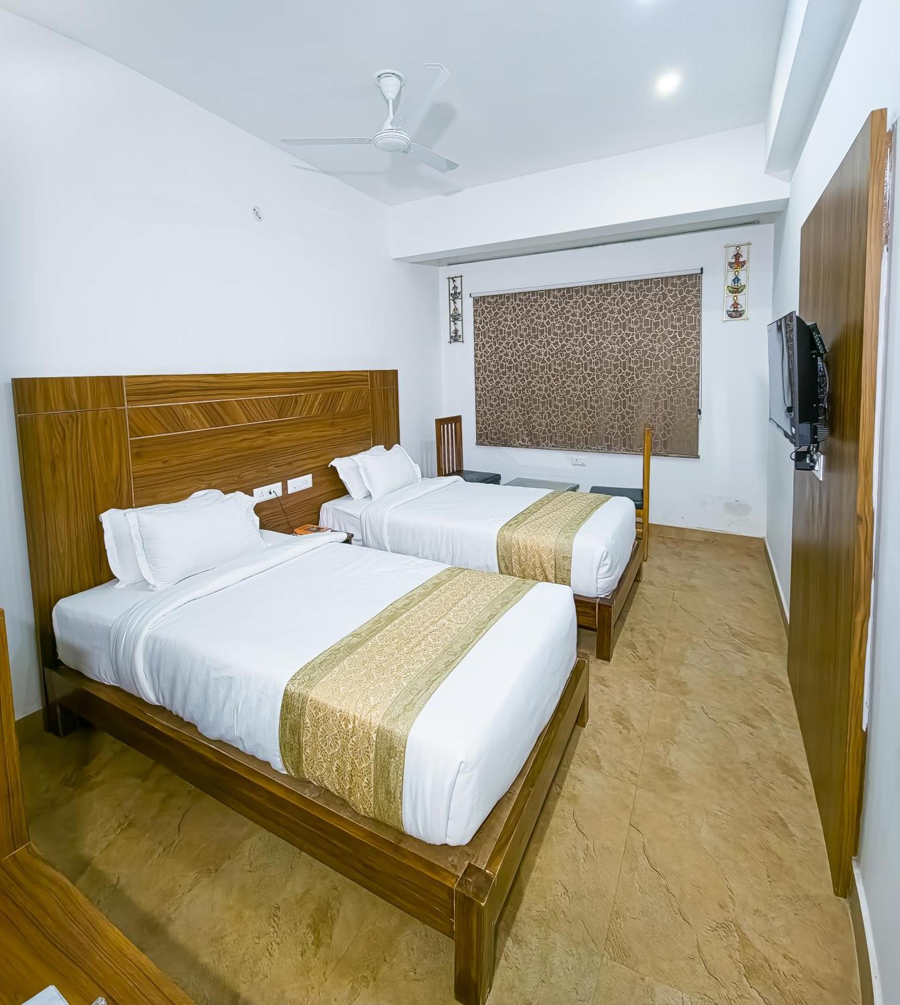Amritara Ramila Kutir Hotel Ayodhya Buitenkant foto