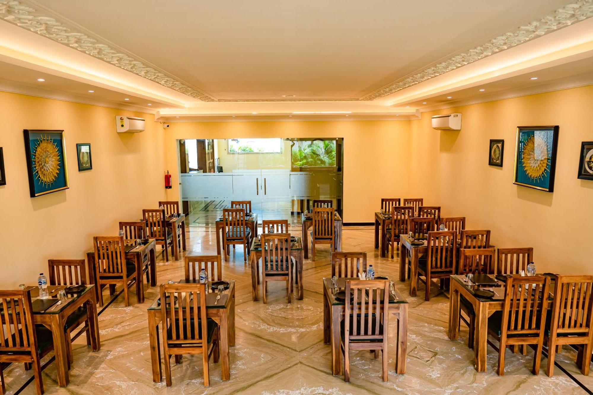 Amritara Ramila Kutir Hotel Ayodhya Buitenkant foto