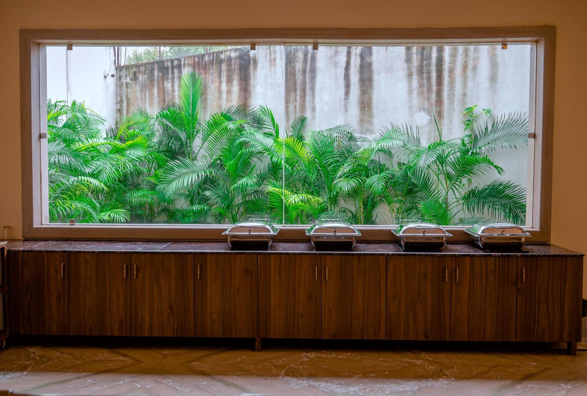 Amritara Ramila Kutir Hotel Ayodhya Buitenkant foto