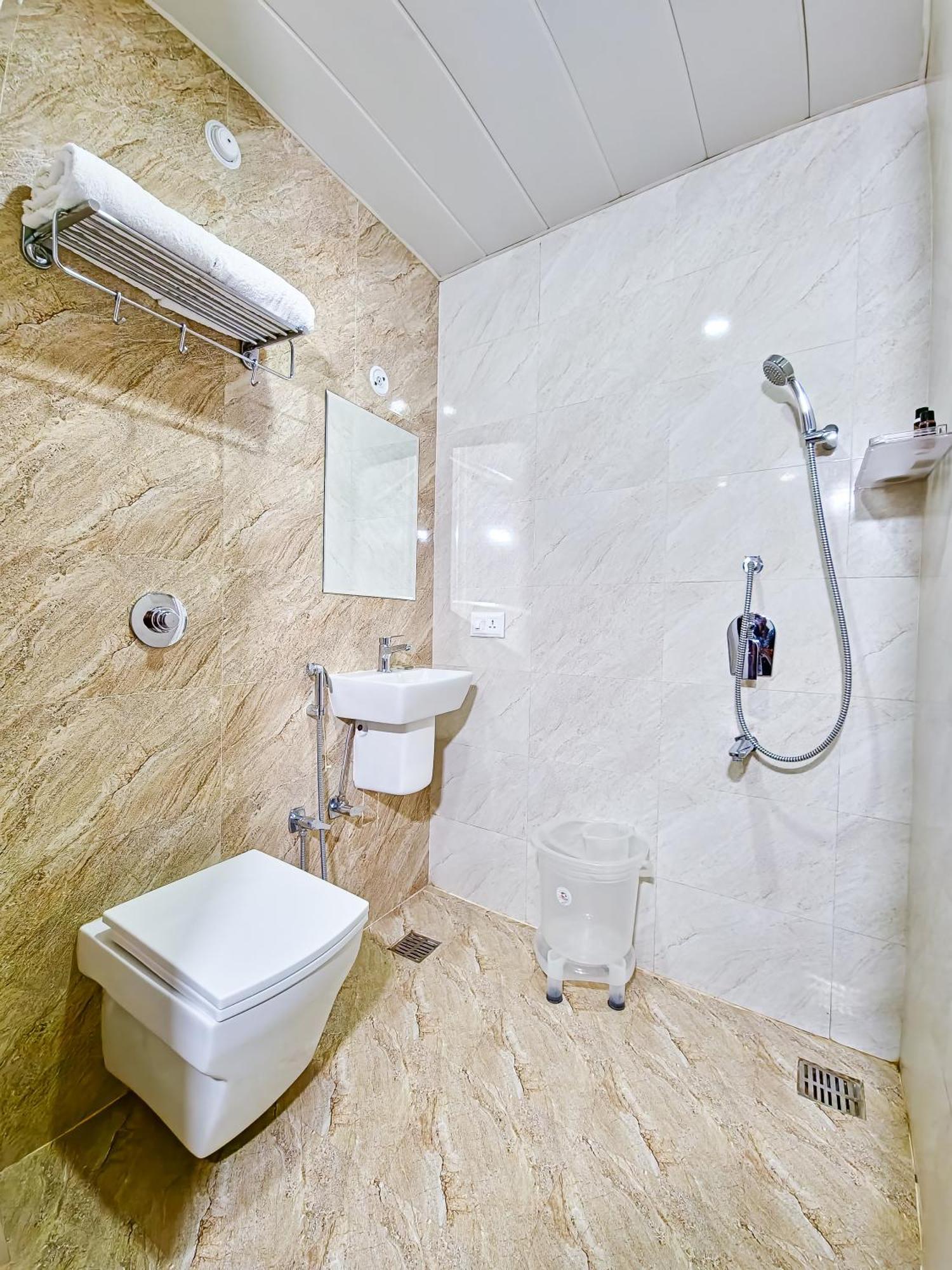 Amritara Ramila Kutir Hotel Ayodhya Buitenkant foto