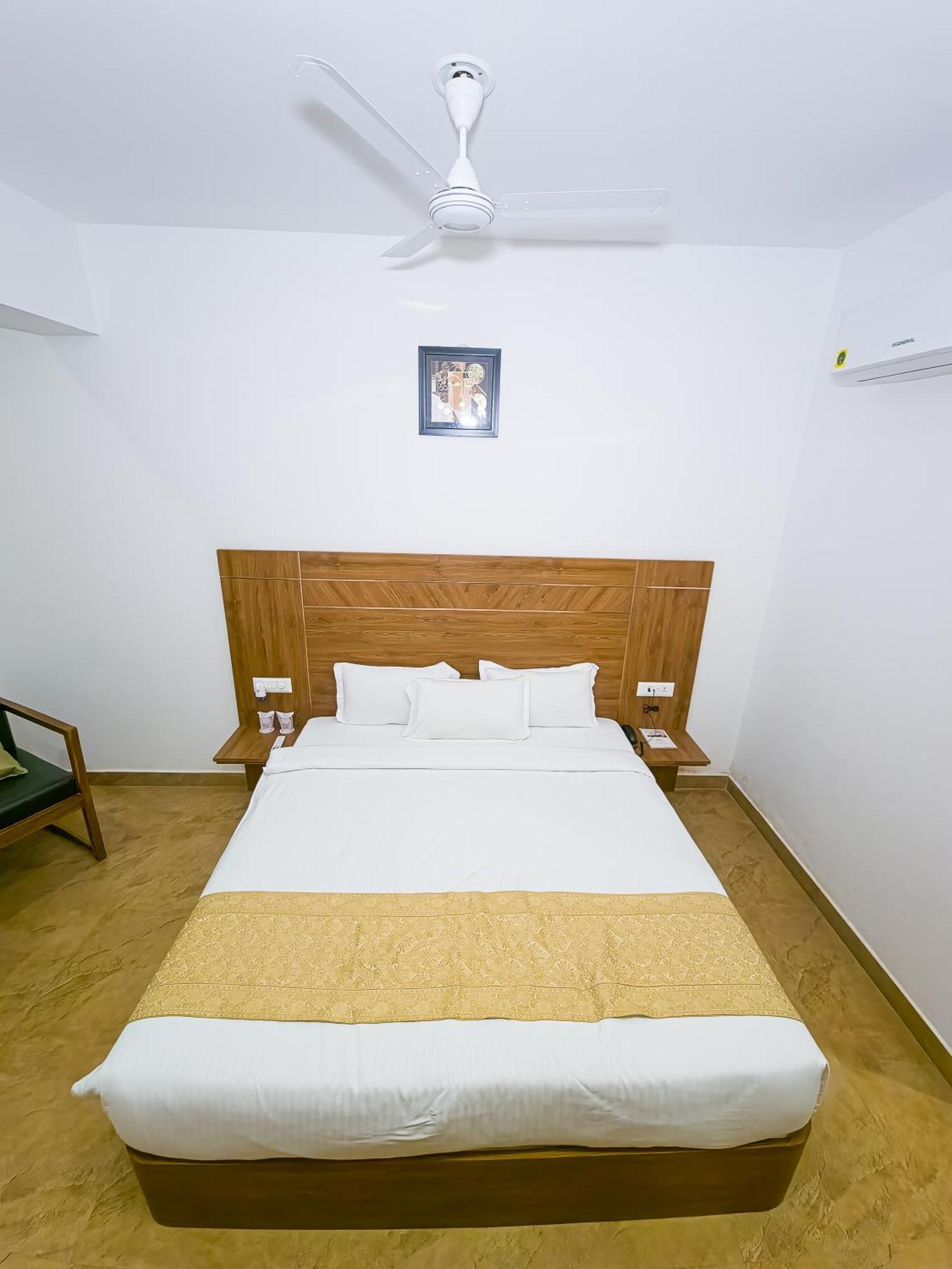 Amritara Ramila Kutir Hotel Ayodhya Buitenkant foto