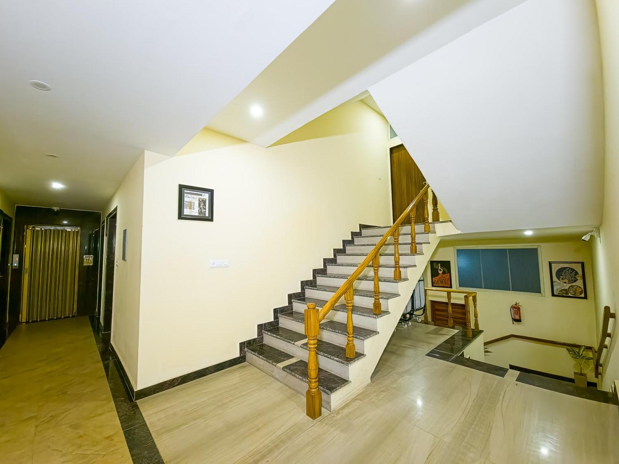 Amritara Ramila Kutir Hotel Ayodhya Buitenkant foto