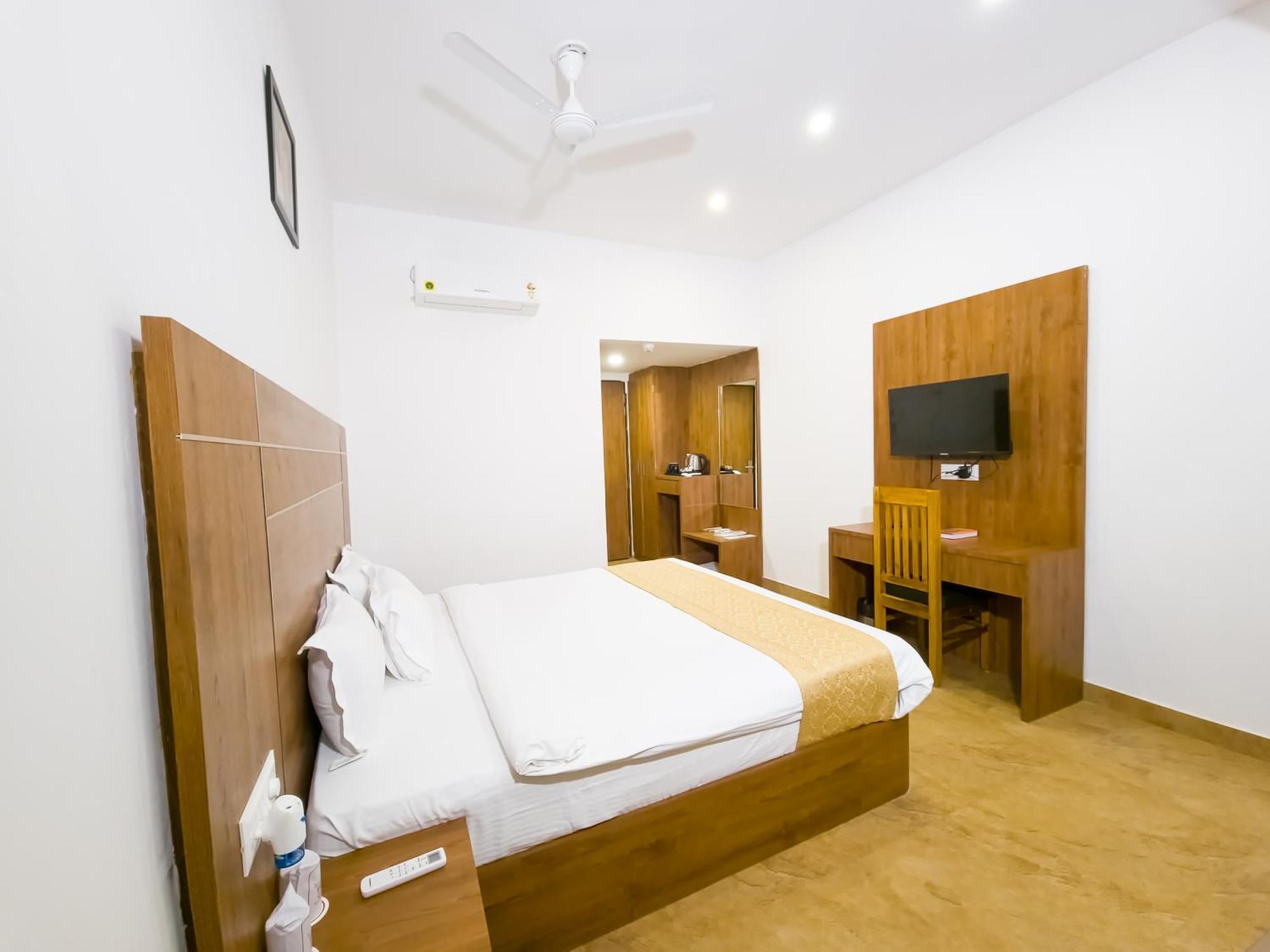 Amritara Ramila Kutir Hotel Ayodhya Buitenkant foto