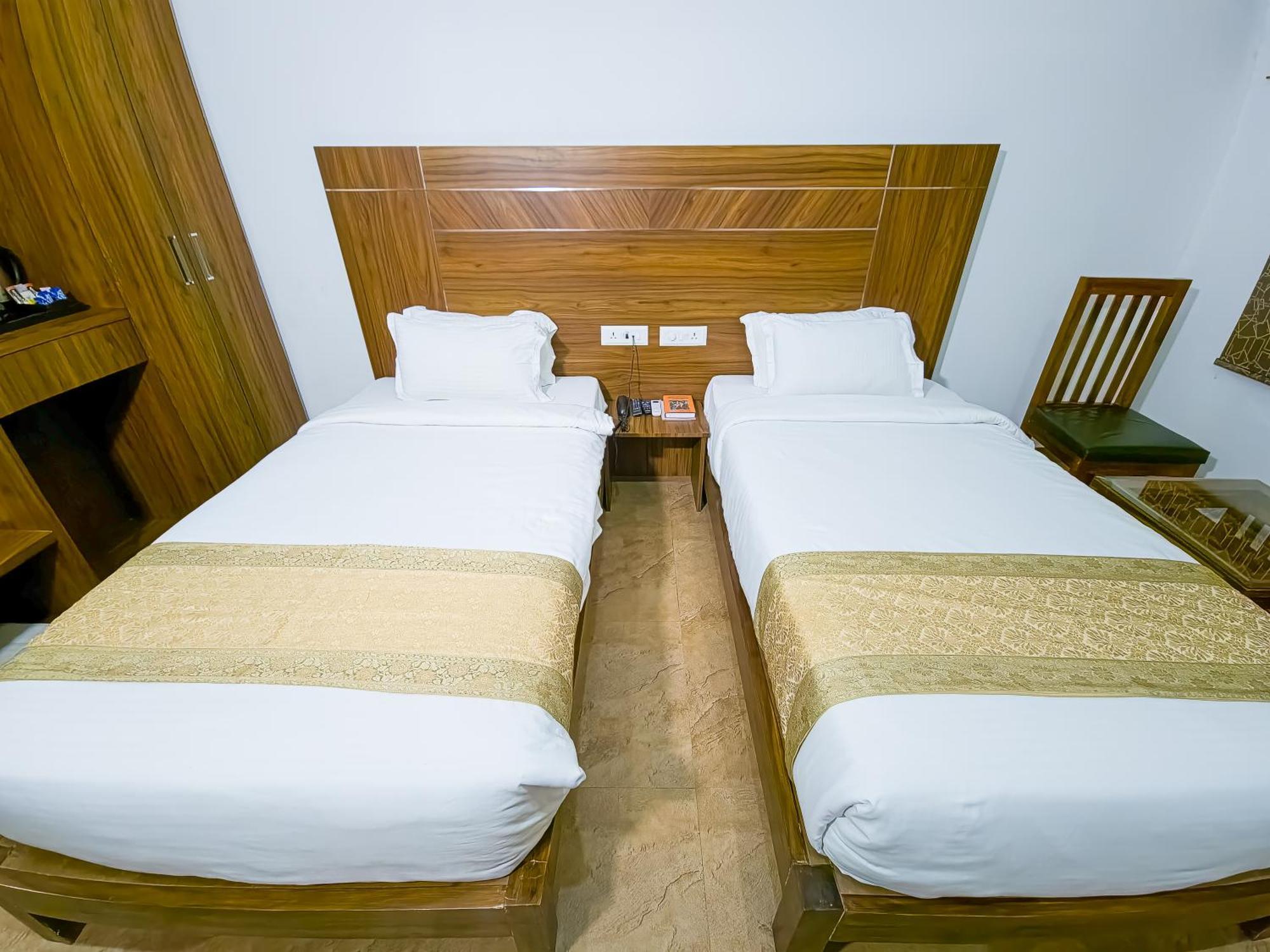 Amritara Ramila Kutir Hotel Ayodhya Buitenkant foto